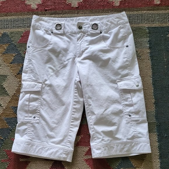 Athleta Pants - Athleta Kick It Bermuda Cargo Shorts - Off White - 6